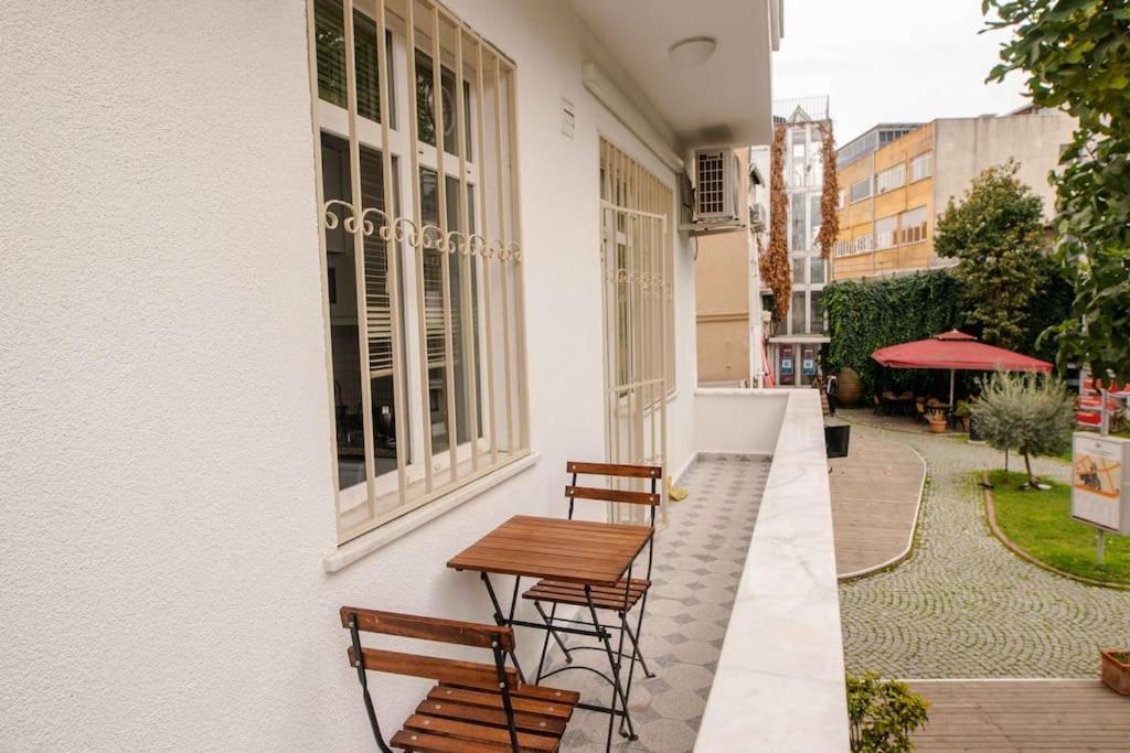 Waterfront Apartment By The Tram - Terrace With Dome & Golden Horn View In Fatih Provincia di Provincia di Istanbul Esterno foto