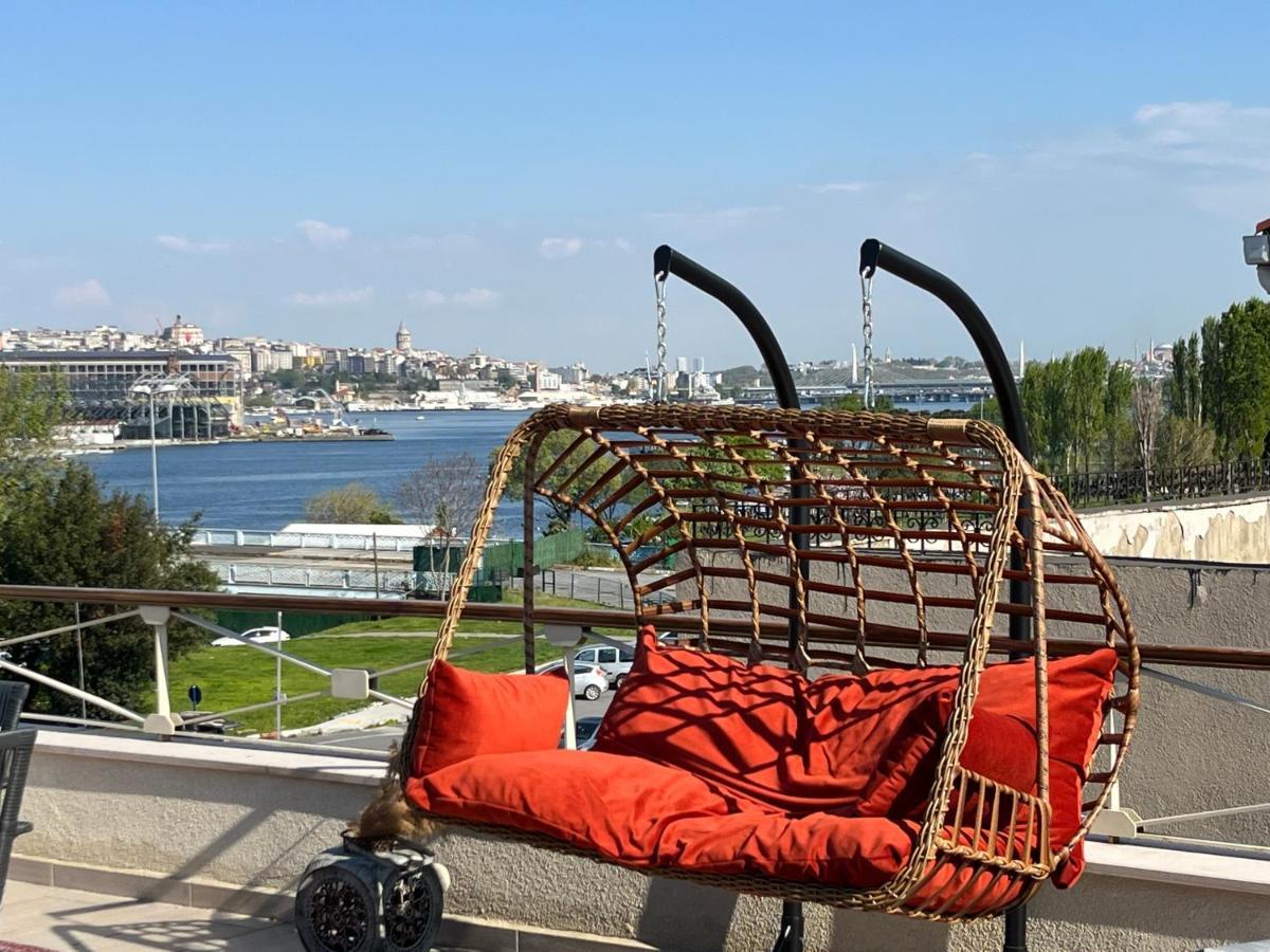 Waterfront Apartment By The Tram - Terrace With Dome & Golden Horn View In Fatih Provincia di Provincia di Istanbul Esterno foto