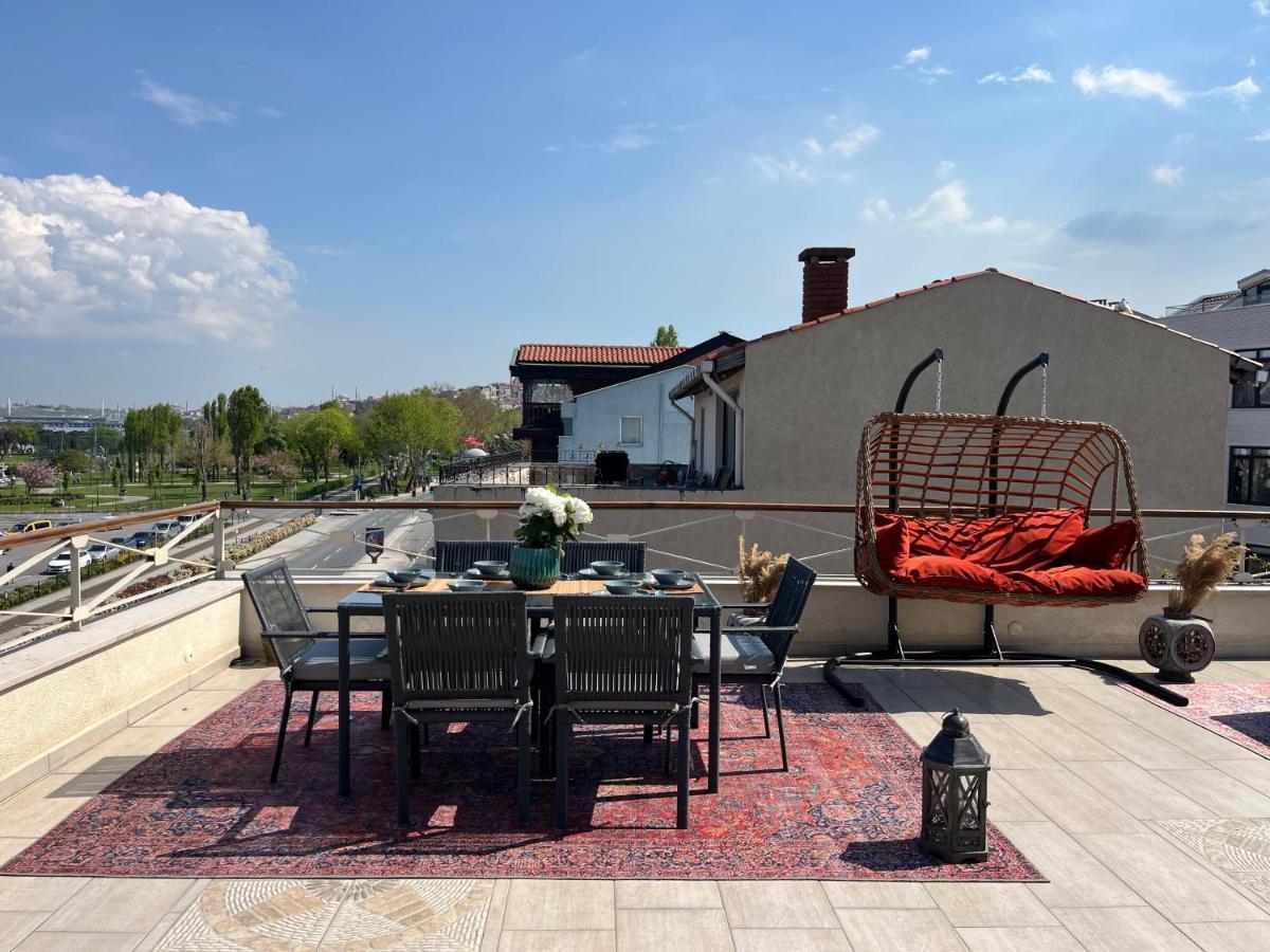 Waterfront Apartment By The Tram - Terrace With Dome & Golden Horn View In Fatih Provincia di Provincia di Istanbul Esterno foto