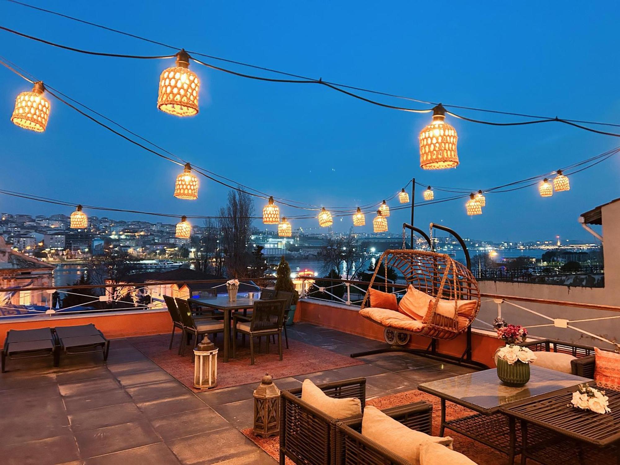 Waterfront Apartment By The Tram - Terrace With Dome & Golden Horn View In Fatih Provincia di Provincia di Istanbul Esterno foto