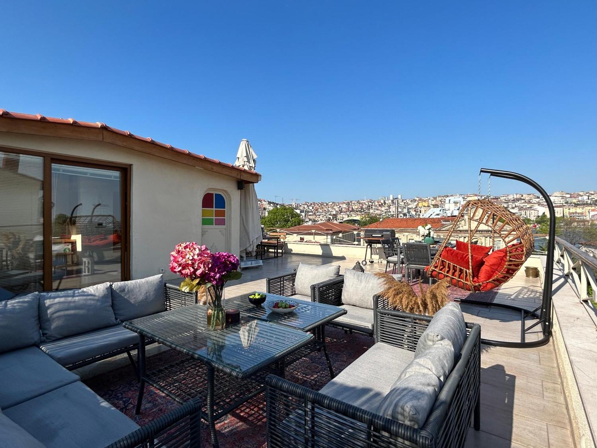 Waterfront Apartment By The Tram - Terrace With Dome & Golden Horn View In Fatih Provincia di Provincia di Istanbul Esterno foto
